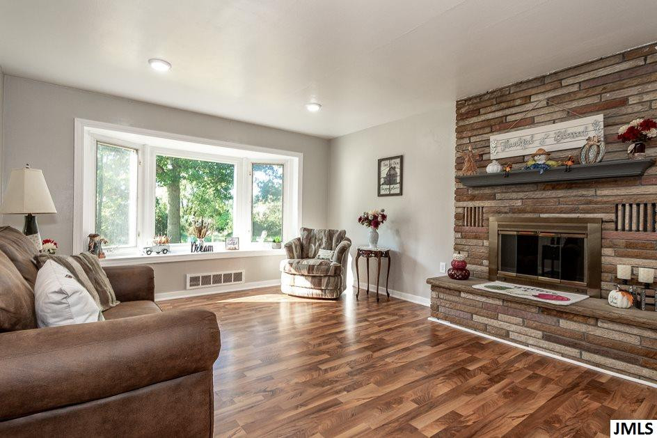 7990 South Stoney Lake Road Jackson, MI 49201 - Photo 2 of 31 Photo 2