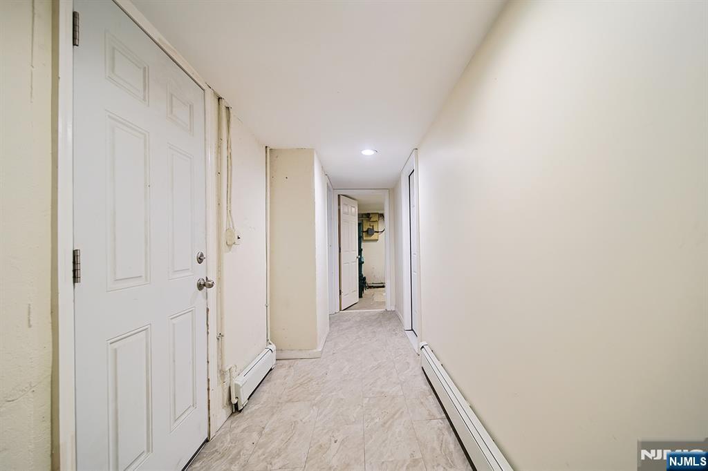 586 Hillside Street Ridgefield, NJ 07657 - Photo 39 of 46