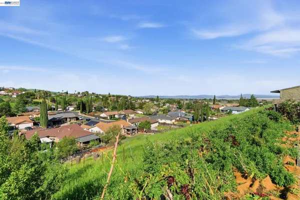 $668,000 | 2222 Carmel Court, Pittsburg, CA 94565