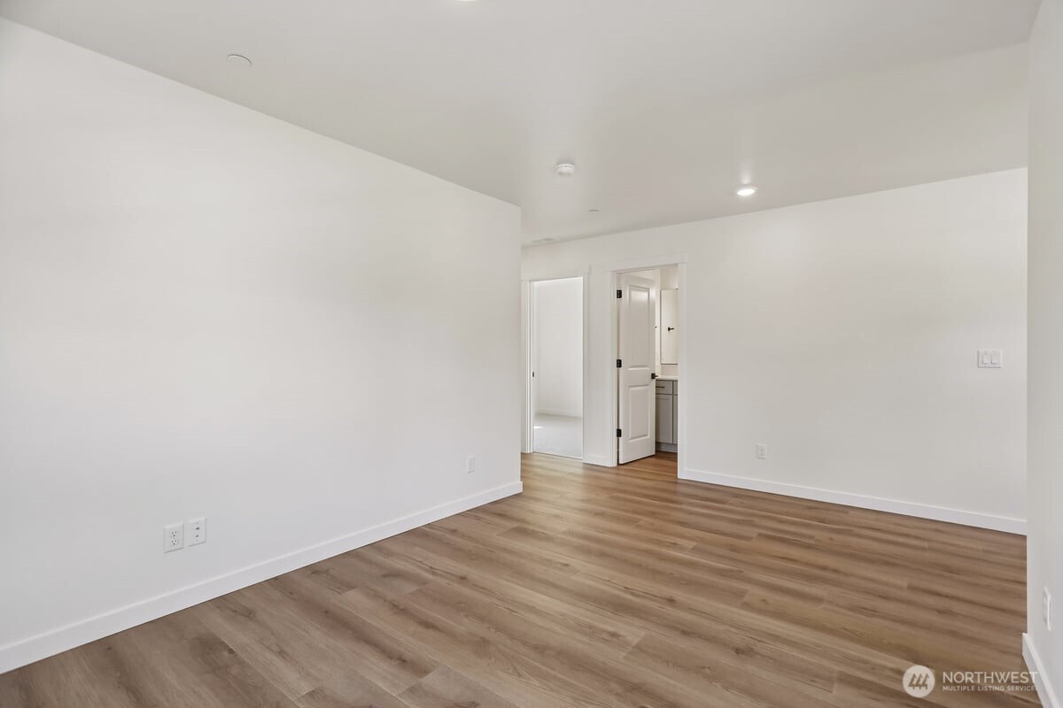 23962 36th Avenue Southeast, Unit 4 Bothell, WA 98021 - Photo 17 of 30 Gallery Image 17