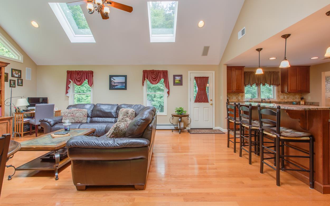 9 Crestwood Road Windham, NH 03087 - Photo 11 of 39