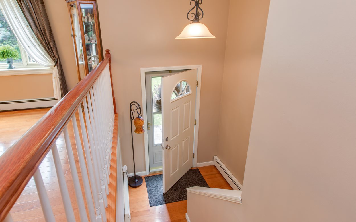 9 Crestwood Road Windham, NH 03087 - Photo 21 of 39