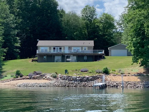 $449,900 | 23004 Miramichi Drive, Evart, MI 49631