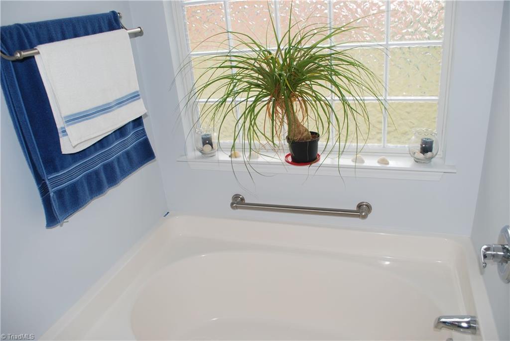 2556 Covington Loop Graham, NC 27253 - Photo 14 of 25 Gallery Image 14