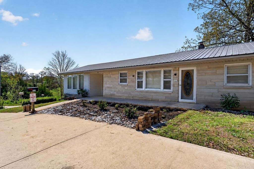 463 Franks Ferry Road Sparta, TN 38583 - Photo 3 of 53