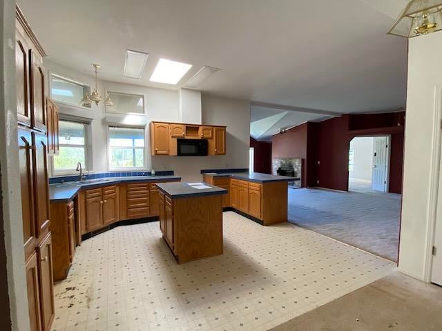 661 Keen Road Grants Pass, OR 97527 - Photo 5 of 28 431-433124 Kitchen Angle 2