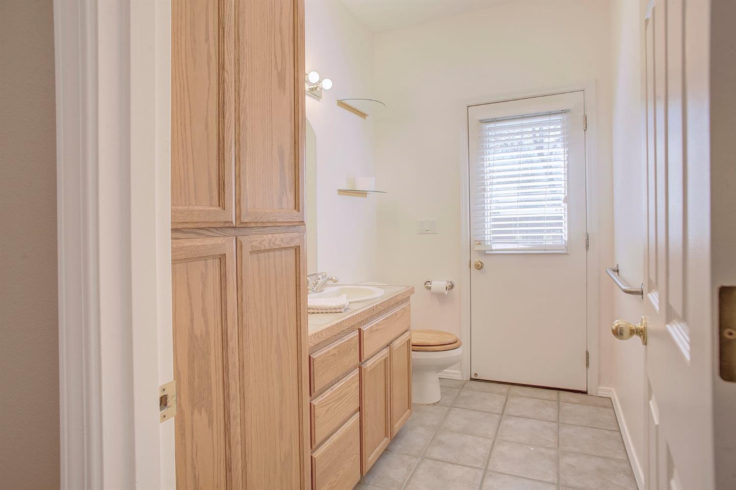 6637 Old Stage Road Central Point, OR 97502 - Photo 8 of 35 Additional Photo