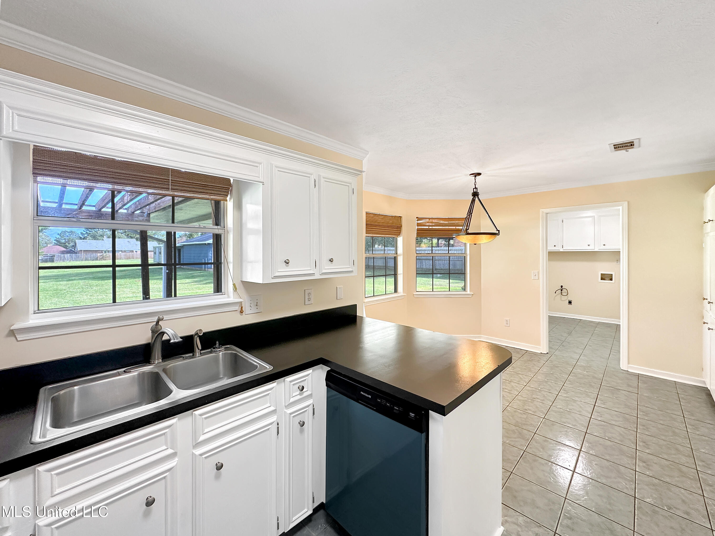 7314 Gary Road Byram, MS 39272 - Photo 11 of 36 e5cd3659ba8f8e7b5467042b7c81260a27f0a45c