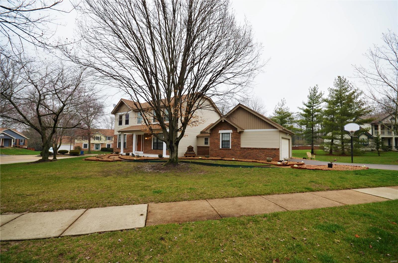 16209 Windfall Ridge Drive Chesterfield, MO 63005 - Photo 3 of 30 Gallery Image 3