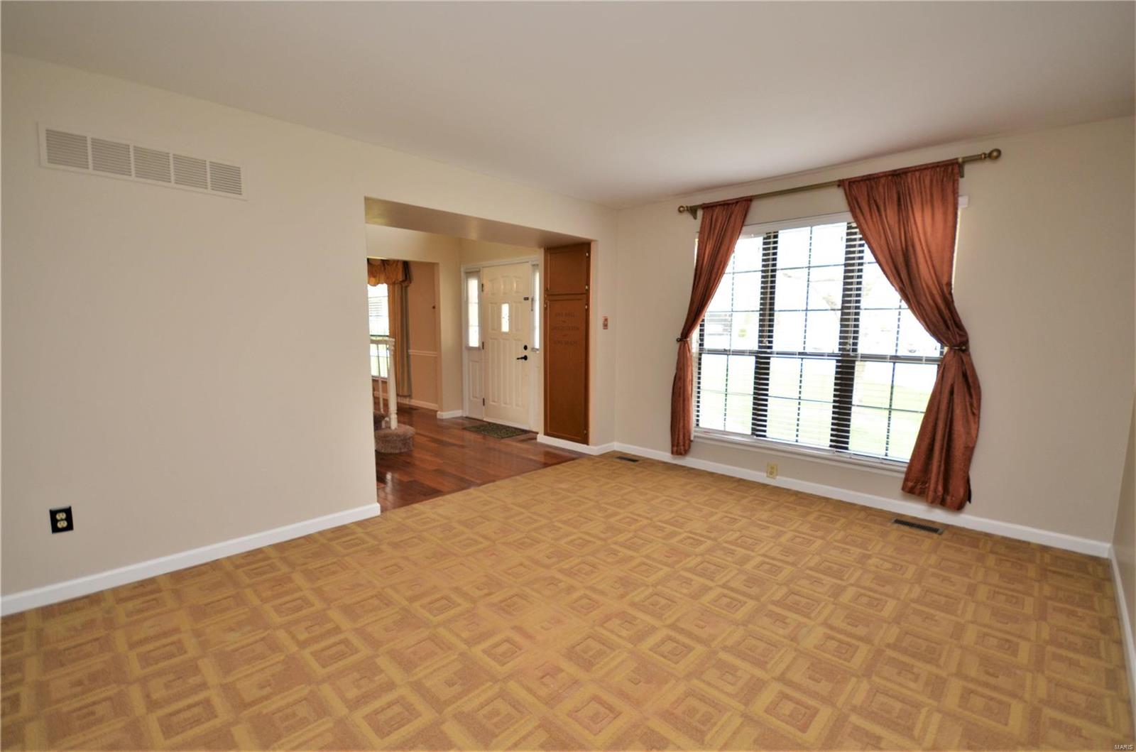16209 Windfall Ridge Drive Chesterfield, MO 63005 - Photo 7 of 30 Gallery Image 7