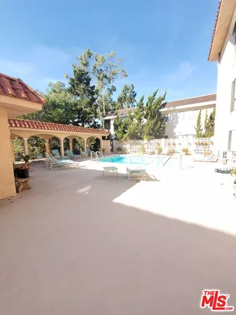 $3,000 | 6199 Canterbury Drive, Unit 202, Culver City, CA 90230
