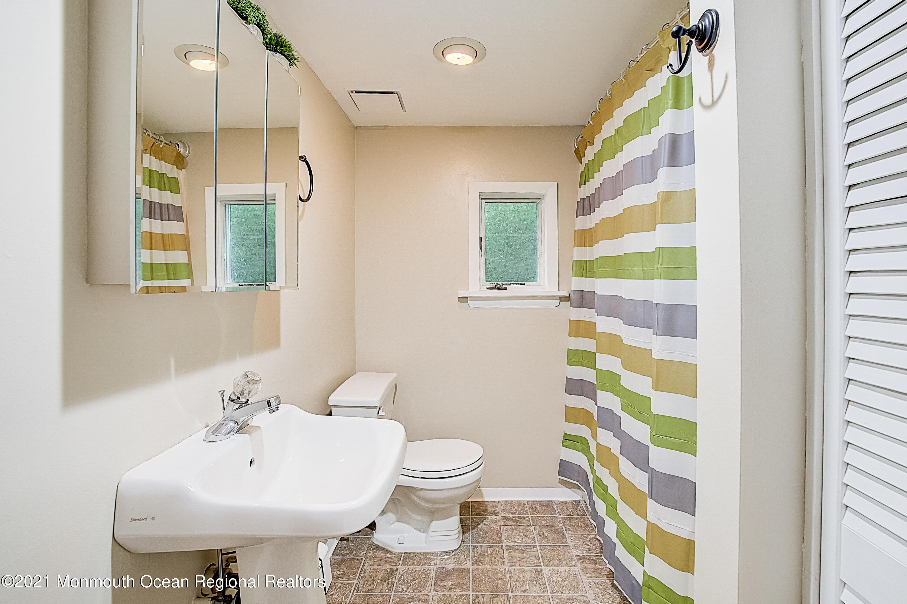 105 Bethany Road Holmdel, NJ 07733 - Photo 20 of 32 26-Bethany Rd -026