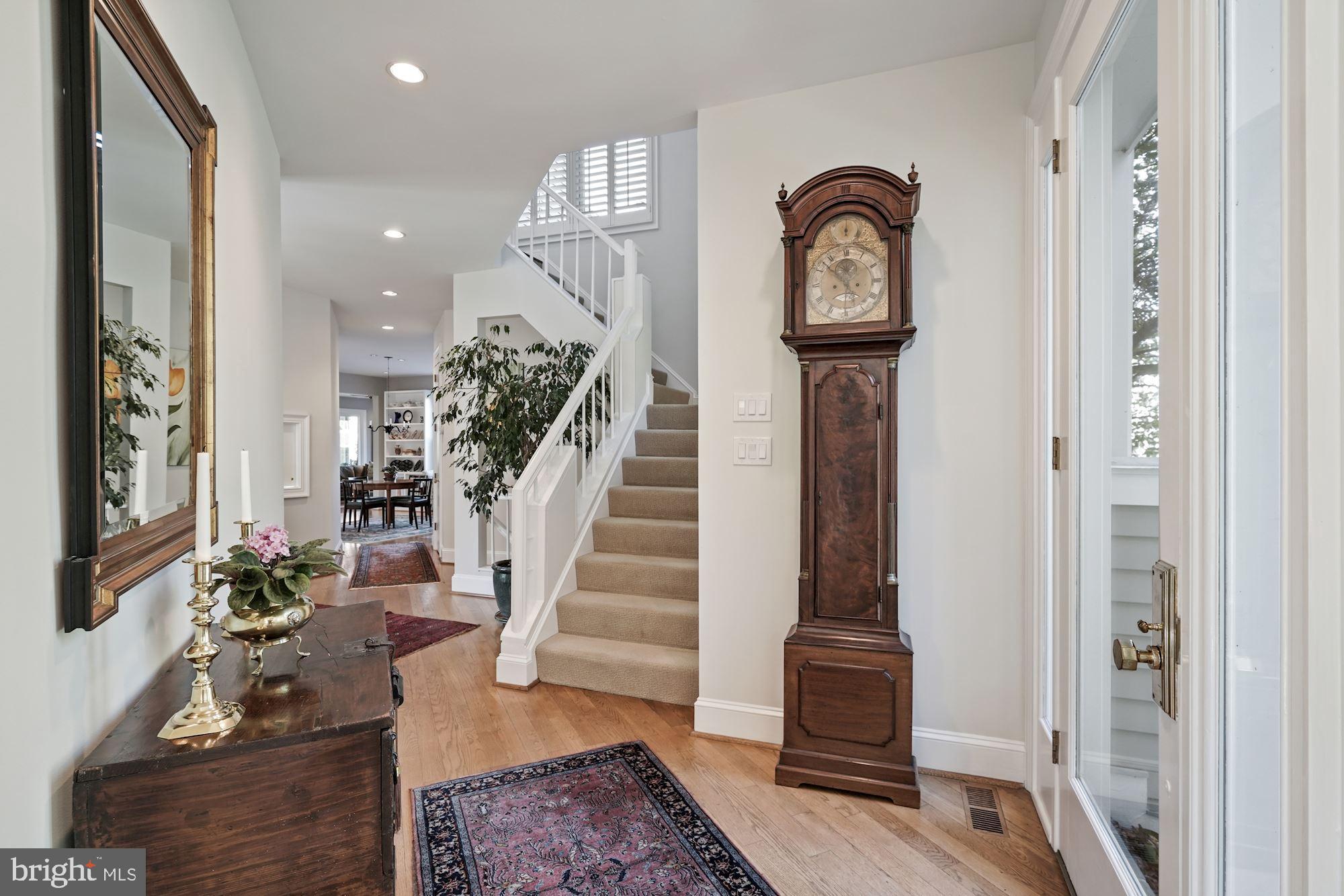 2000 Rockingham Street McLean, VA 22101 - Photo 3 of 62 Lovely grand foyer