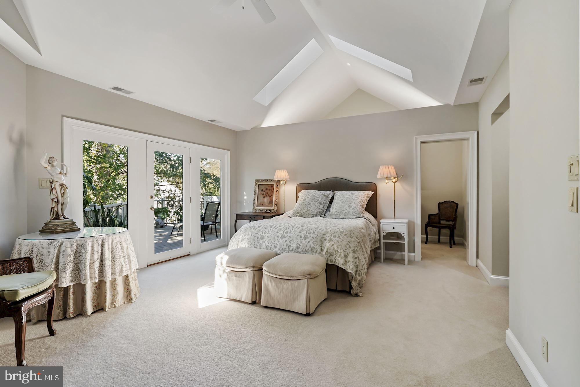 2000 Rockingham Street McLean, VA 22101 - Photo 28 of 62 Primary bedroom with skylights
