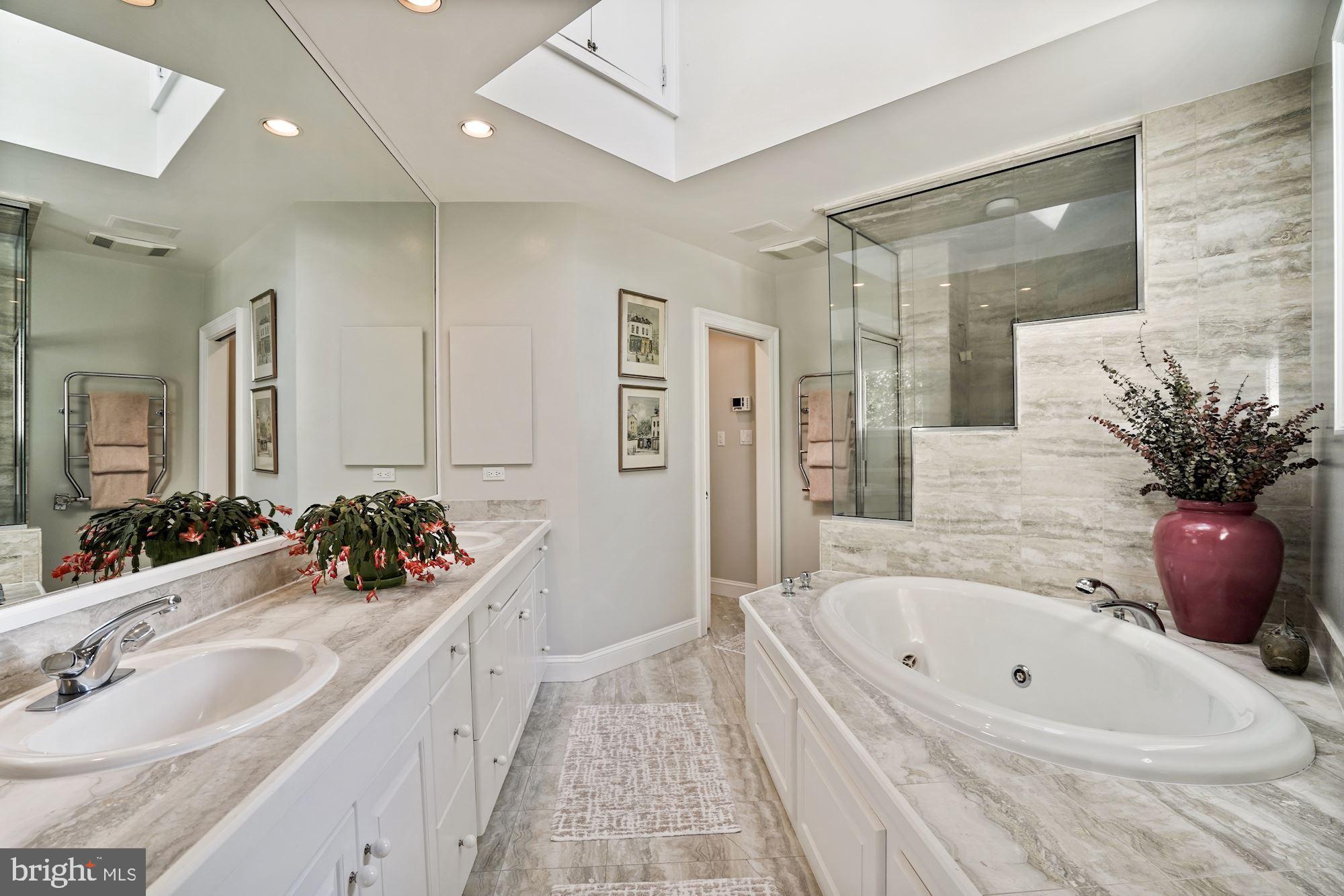2000 Rockingham Street McLean, VA 22101 - Photo 35 of 62 Spa-inspired bathroom