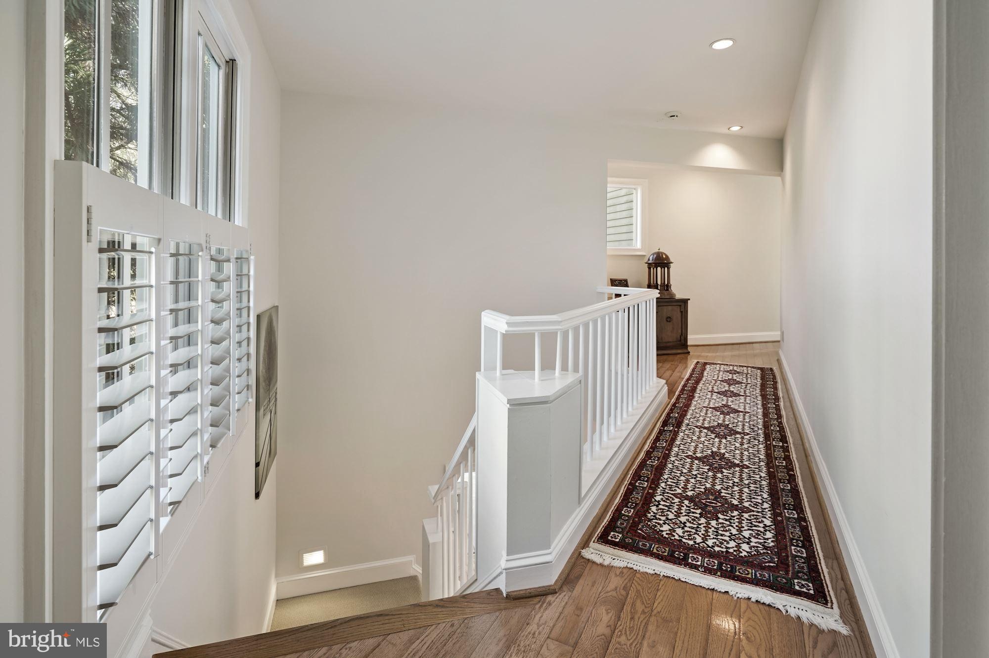 2000 Rockingham Street McLean, VA 22101 - Photo 41 of 62 Upper level hallway