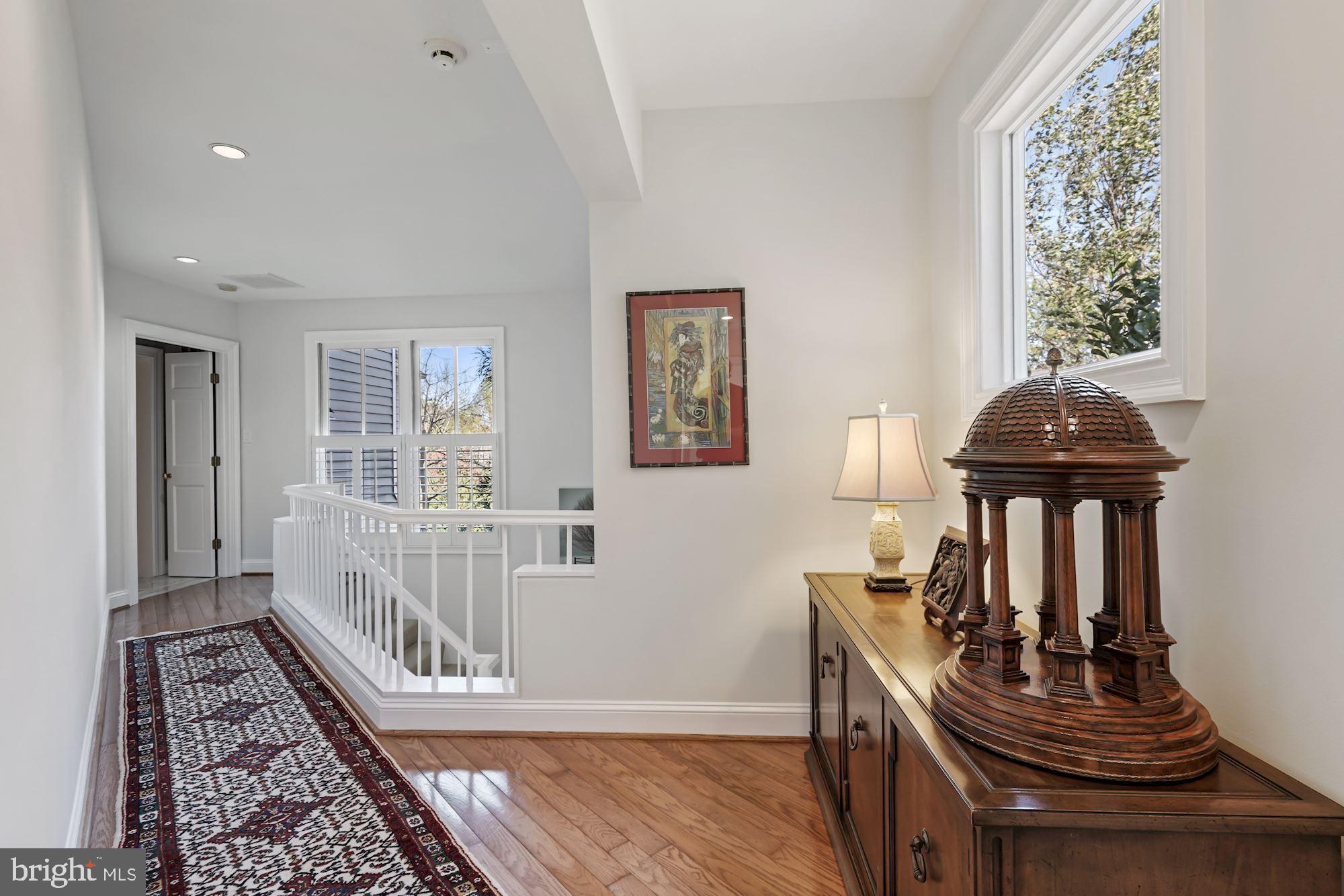 2000 Rockingham Street McLean, VA 22101 - Photo 42 of 62 Upper level hallway
