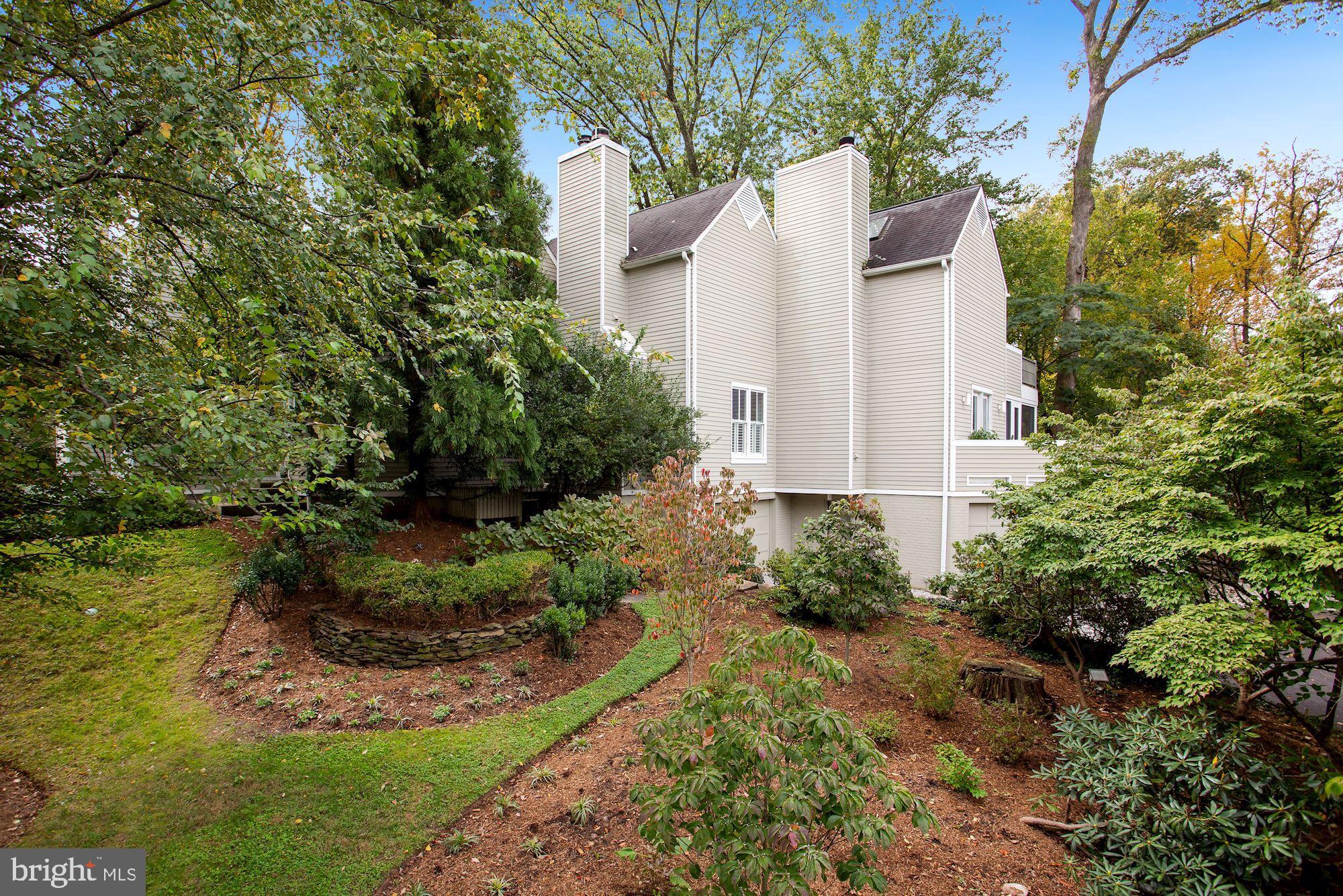 2000 Rockingham Street McLean, VA 22101 - Photo 54 of 62 Side view of the home