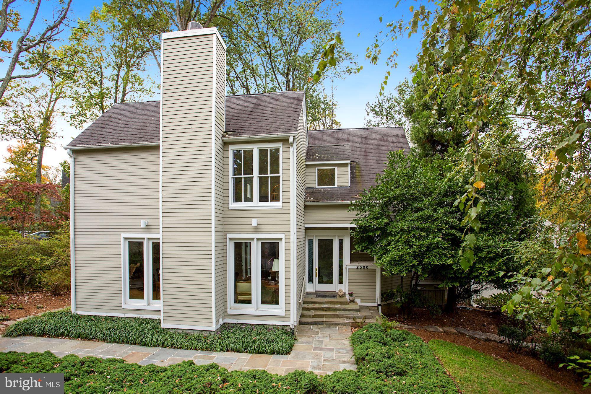 2000 Rockingham Street McLean, VA 22101 - Photo 57 of 62 Custom designed to maximize the light