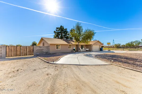 $3,000 | 2421 South 221st Avenue, Buckeye, AZ 85326