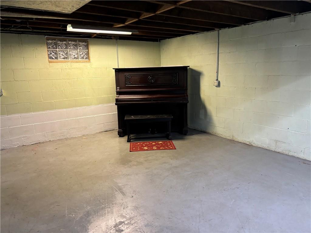 1609 Green Valley Road St. Joseph, MO 64505 - Photo 15 of 17 Gallery Image 15