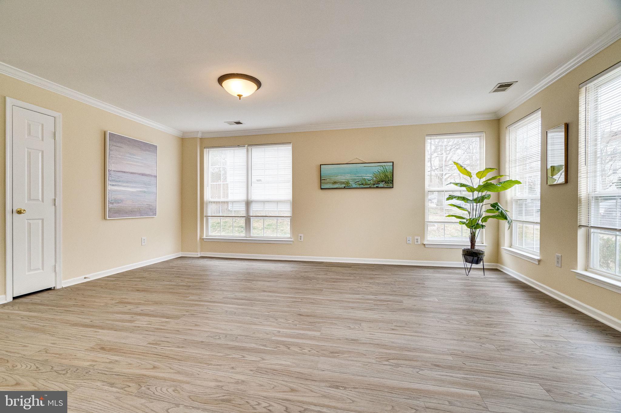 14813 Bolton Road Centreville, VA 20121 - Photo 4 of 29 Gallery Image 4