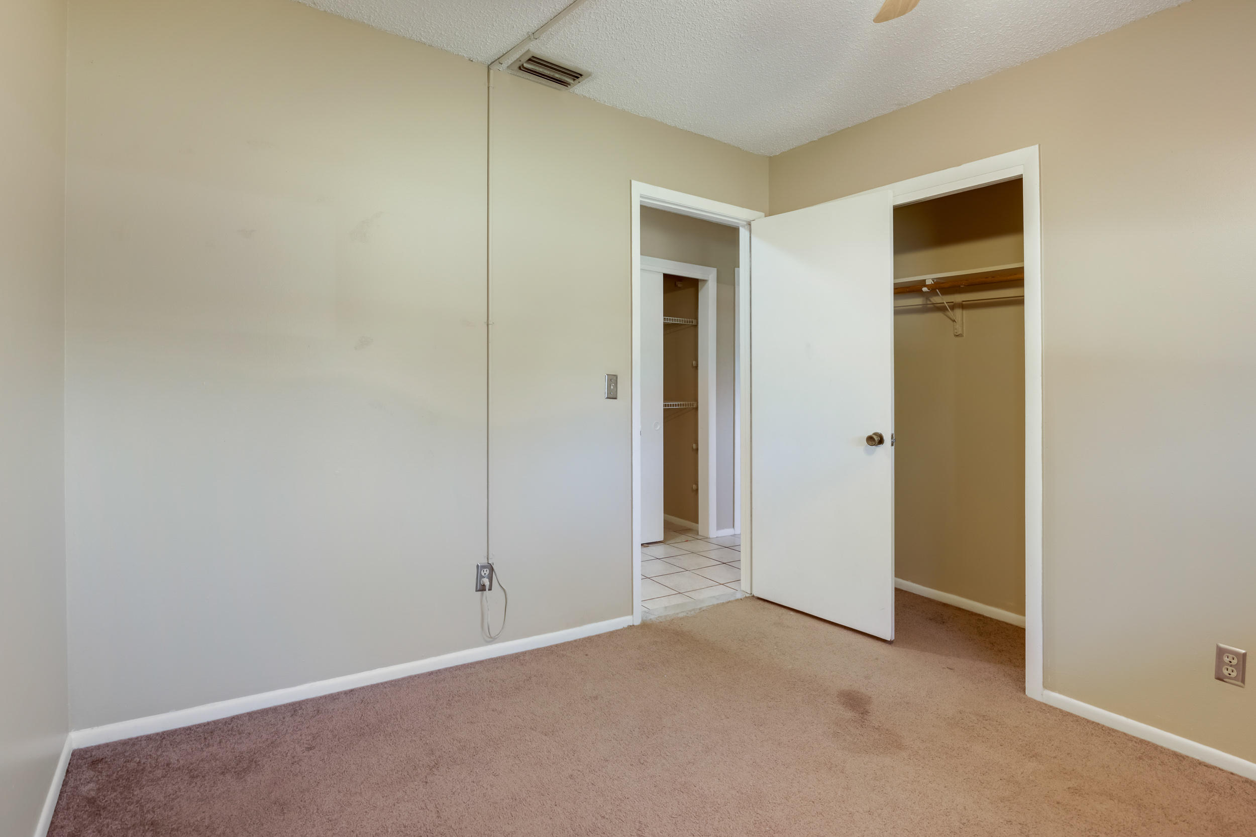 5318 South 73rd Road Lake Worth, FL 33463 - Photo 20 of 57 5318 73rd Rd S (19)