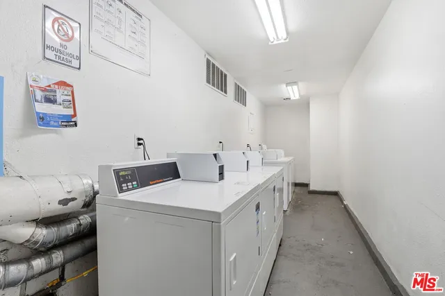 $385,000 | 18620 Hatteras Street, Unit 276, Tarzana, CA 91356