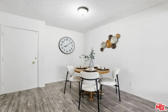 $385,000 | 18620 Hatteras Street, Unit 276, Tarzana, CA 91356