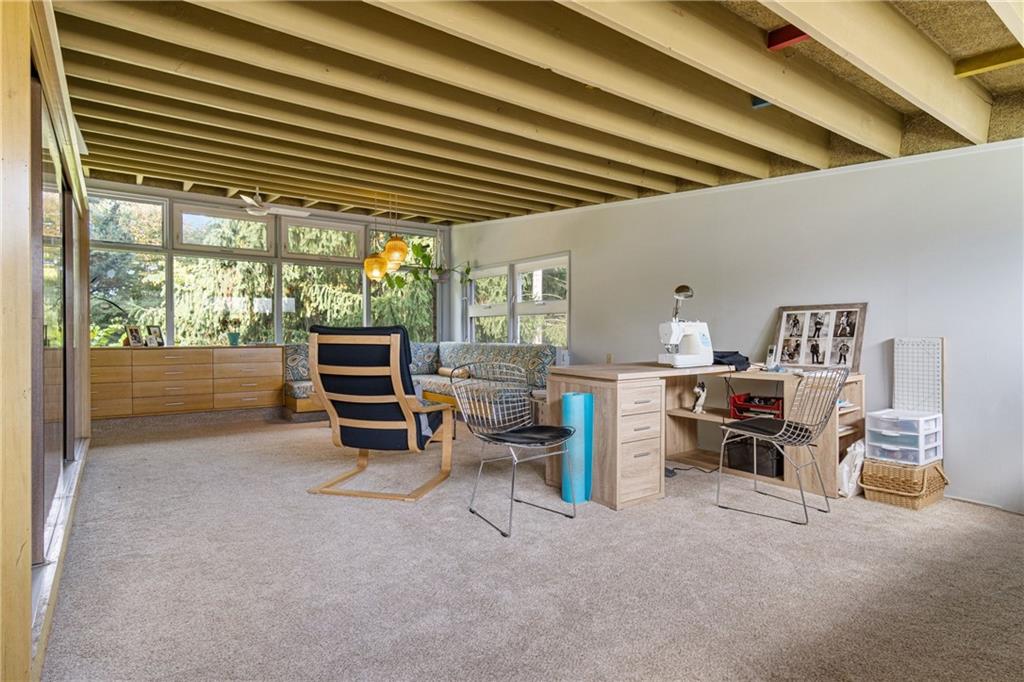 17 Penhurst Road Pittsburgh, PA 15202 - Photo 29 of 42 a workspace with furniture