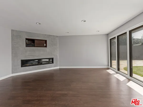 $8,000 | 7630 West 91st Street, Los Angeles, CA 90045