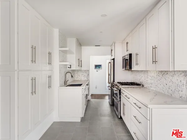 $8,000 | 7630 West 91st Street, Los Angeles, CA 90045