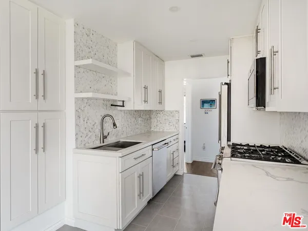 $8,000 | 7630 West 91st Street, Los Angeles, CA 90045
