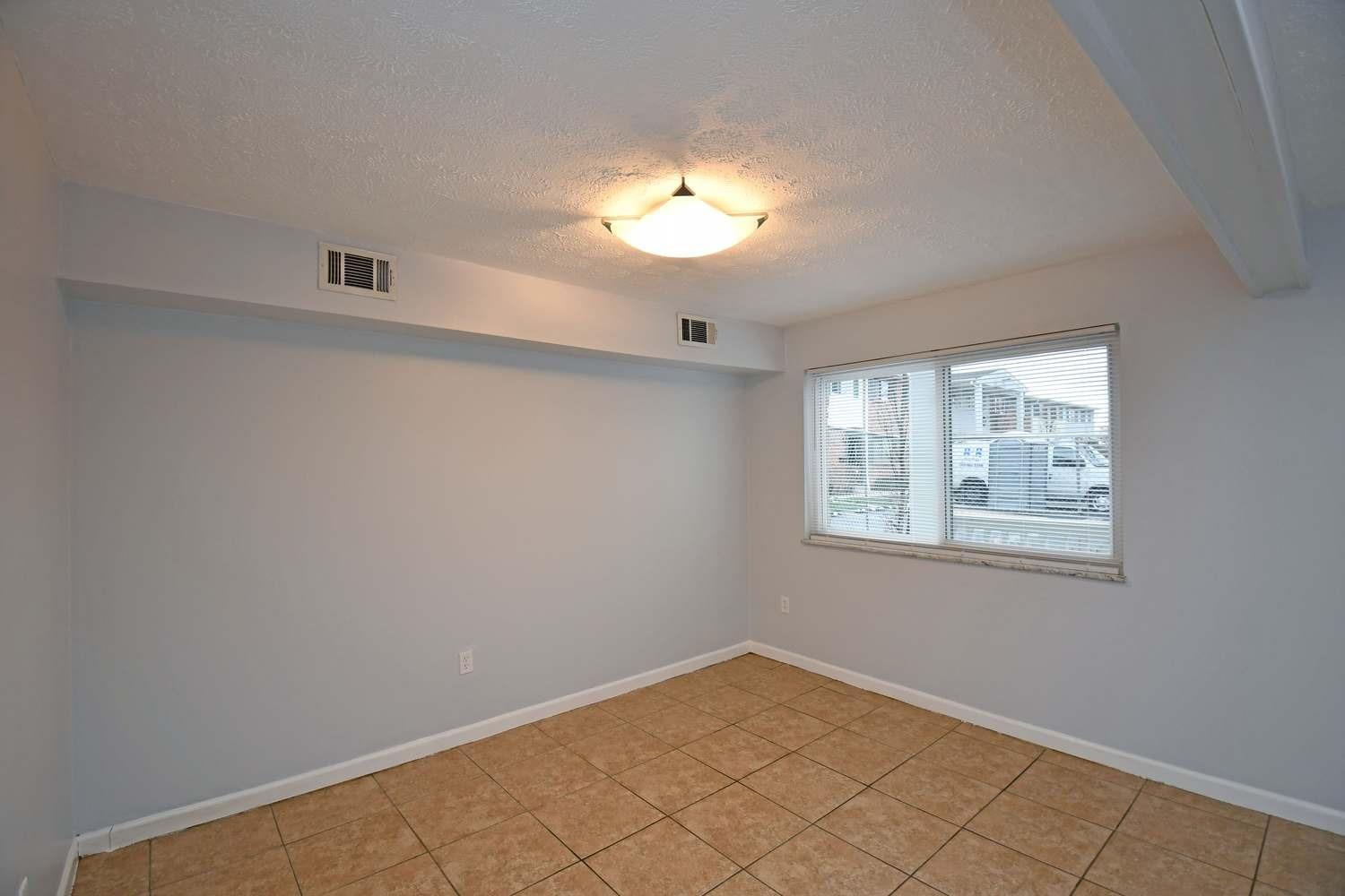 7752 Montgomery Road, Unit 74 Cincinnati, OH 45236 - Photo 5 of 28