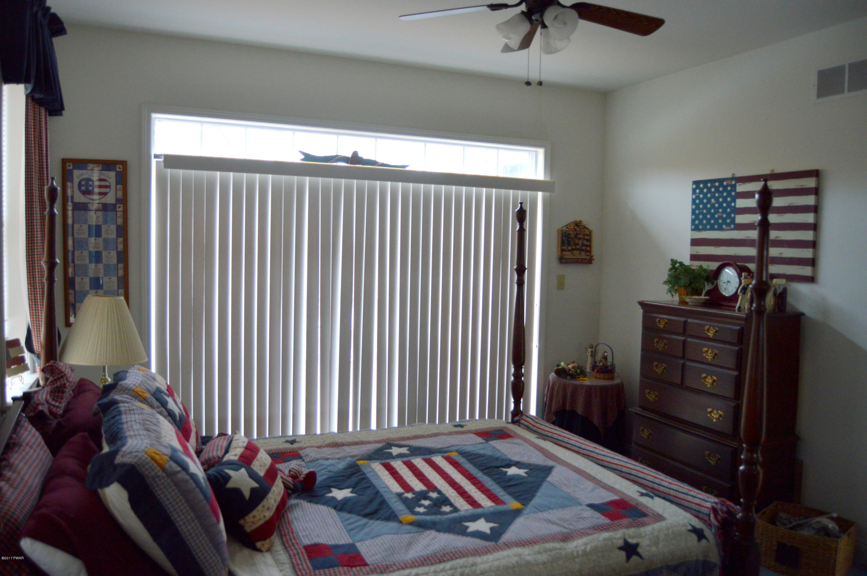 282 Lakeview Road Lackawaxen, PA 18435 - Photo 11 of 26 DSC_0012