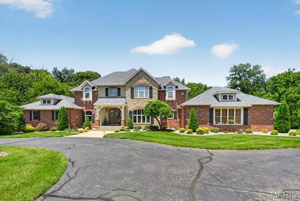 $1,295,000 | 804 Saint Nicholas Drive, O'Fallon, IL 62269