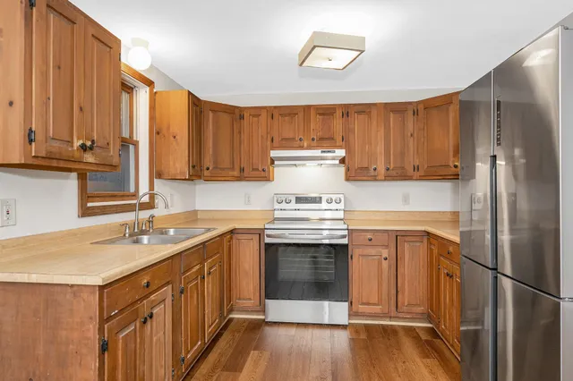 $425,000 | 54 S Road, Fremont, NH 03044