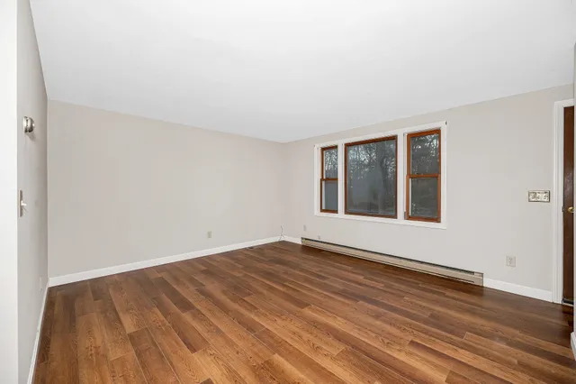 $425,000 | 54 S Road, Fremont, NH 03044