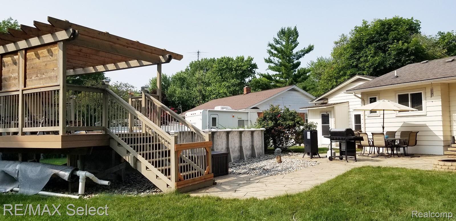 4461 Stoney Ridge Road Flint, MI 48507 - Photo 54 of 68 back view of house 2.jpg