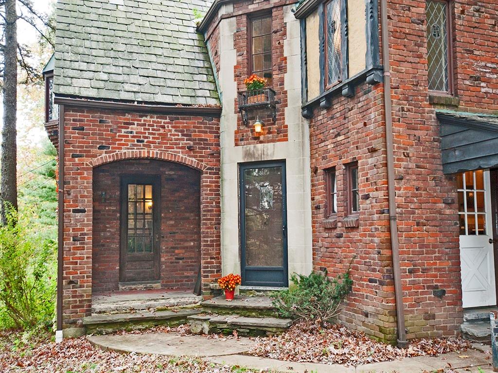 200 Rutledge Drive Pittsburgh, PA 15215 - Photo 2 of 17 Gallery Image 2