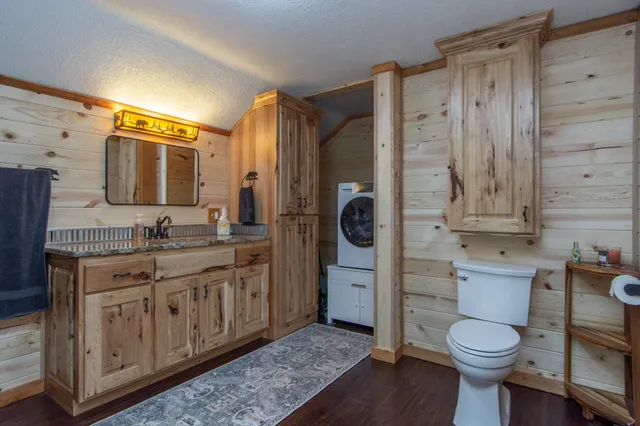 $639,900 | 608 Broadway Street, Wahkon, MN 56386