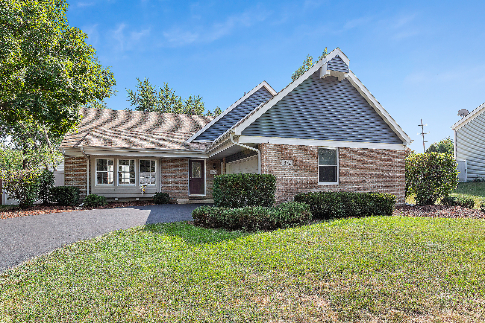 372 Cedarbrook Road Naperville, IL 60565 - Photo 3 of 25