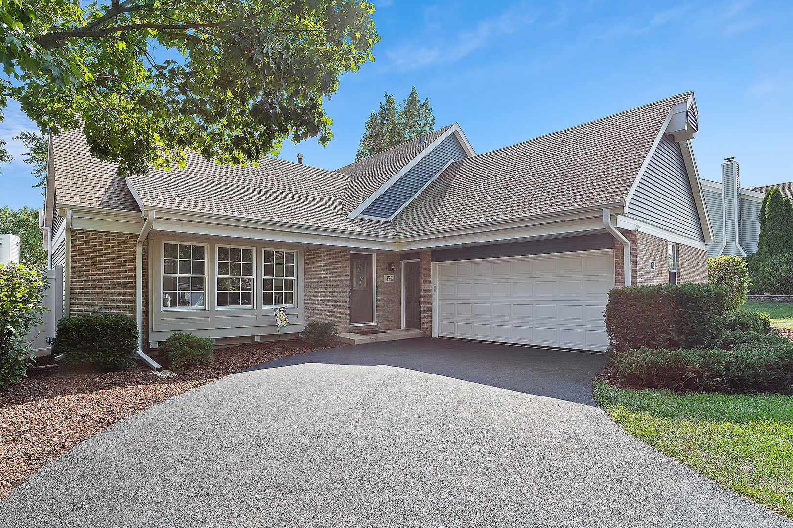 372 Cedarbrook Road Naperville, IL 60565 - Photo 4 of 25