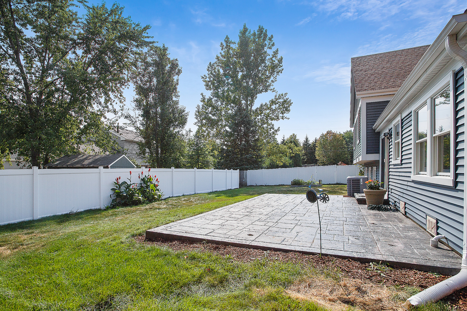 372 Cedarbrook Road Naperville, IL 60565 - Photo 9 of 25