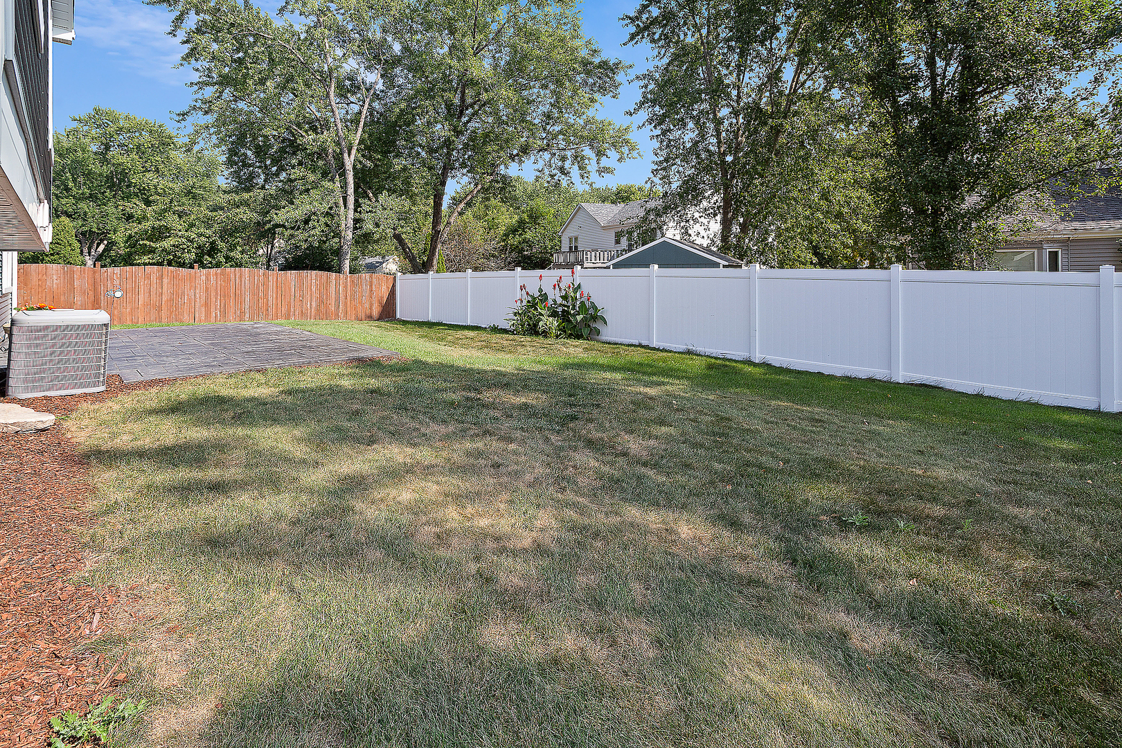372 Cedarbrook Road Naperville, IL 60565 - Photo 10 of 25