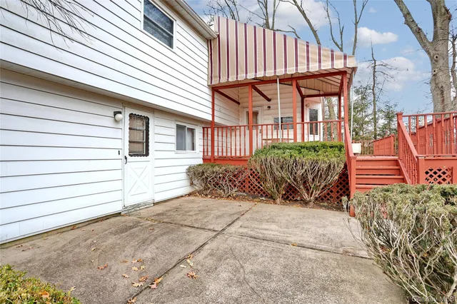 a view of a backyard with plants