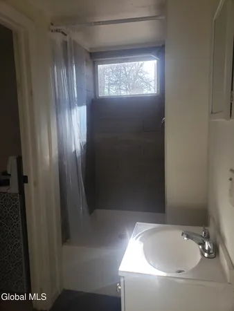 $850 | 79 Middle Road, Unit F, Lake George, NY 12845