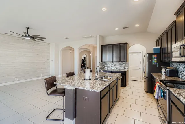 $2,100 | 2213 Sungate Drive, New Braunfels, TX 78130