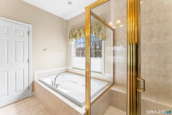 $660,000 | 18 Spring Ridge Court, Unit 18, Danbury, CT 06811