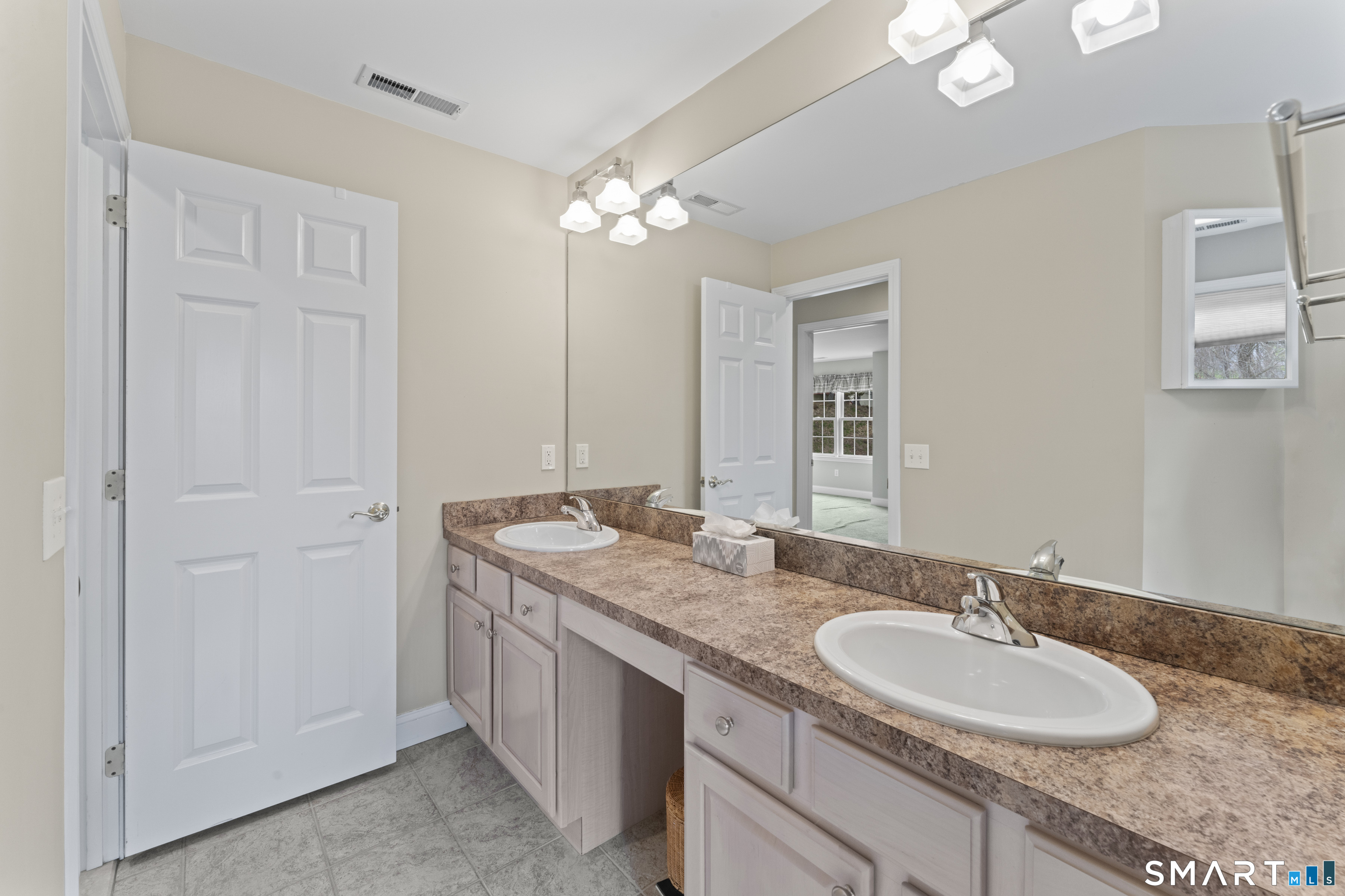 18 Spring Ridge Court, Unit 18 Danbury, CT 06811 - Photo 31 of 40